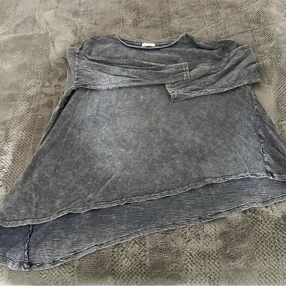 Krista Larson Asymmetrical Hem Blue Long Sleeve Top Excellent - Picture 4 of 5